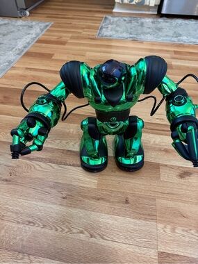 Metallic Green Remote-Control Robot Toy - Wow Wee Robosapien Special Edition2004